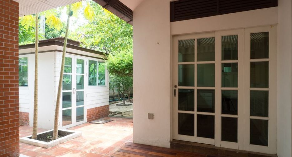 For sale 5 bedrooms house in Nong Khaem, Bangkok