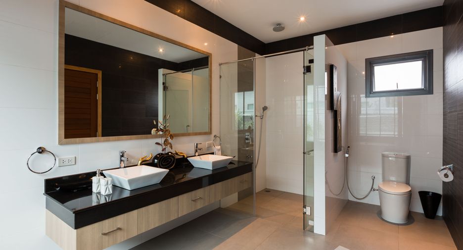 For sale 4 bedrooms villa in Mueang Phuket, Phuket