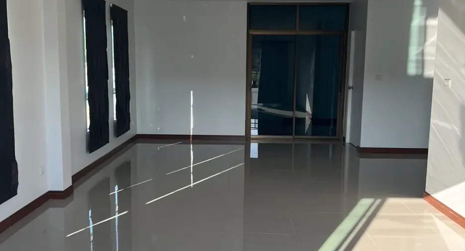 Casa en venta de 5 habitaciones en Mueang Samut Prakan, Samut Prakan