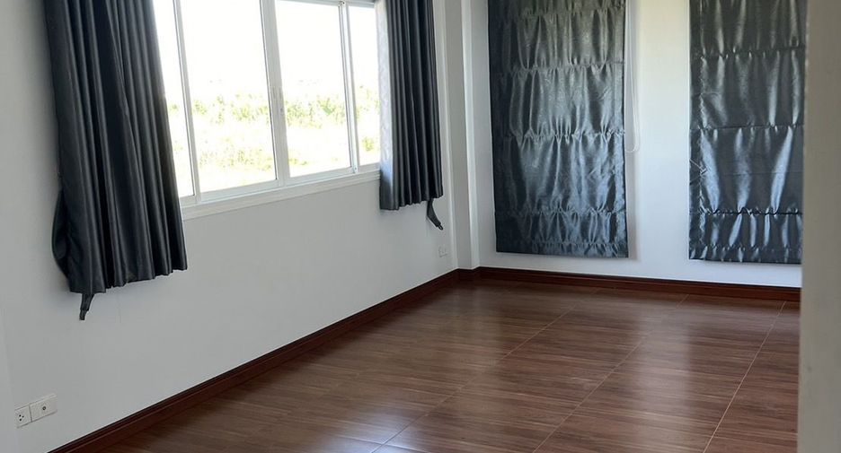 For sale 5 bedrooms house in Mueang Samut Prakan, Samut Prakan