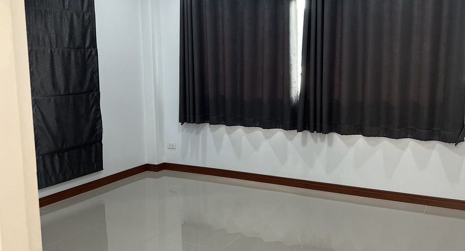 For sale 5 bedrooms house in Mueang Samut Prakan, Samut Prakan