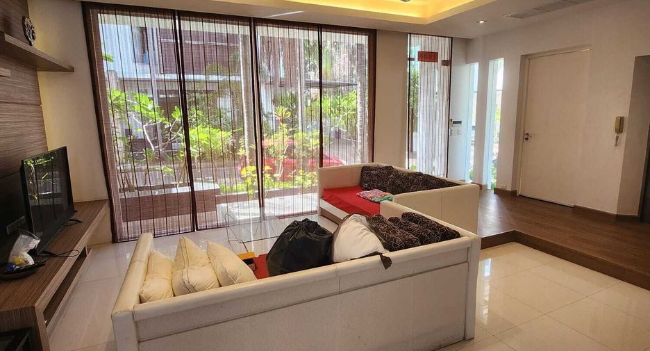 For rent 4 bedrooms villa in Mueang Phuket, Phuket