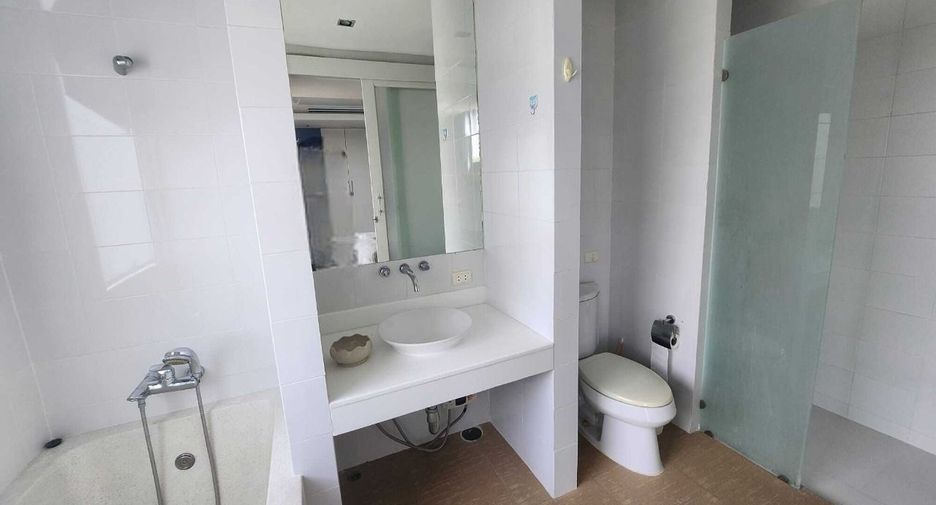 For rent 4 bedrooms villa in Mueang Phuket, Phuket