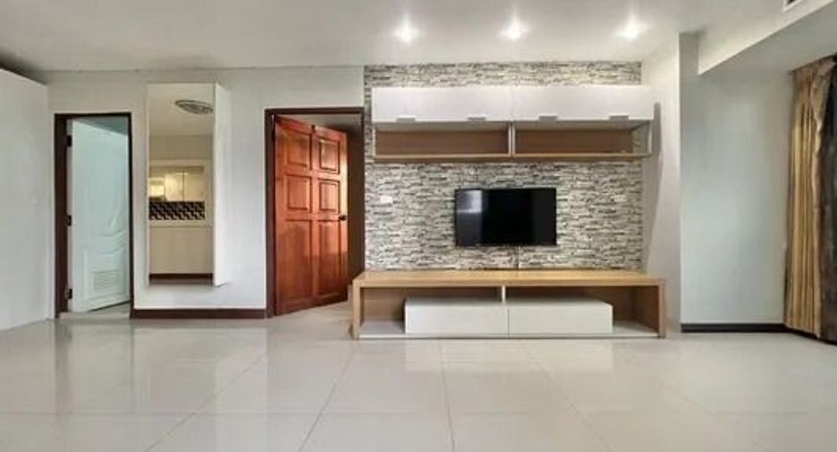 For sale 1 bed condo in Watthana, Bangkok