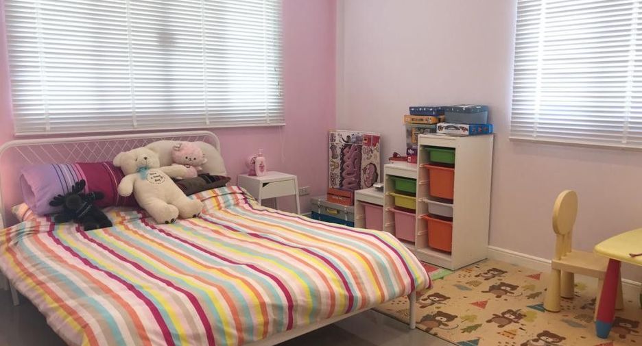 For sale 5 bedrooms house in Bang Rakam, Phitsanulok