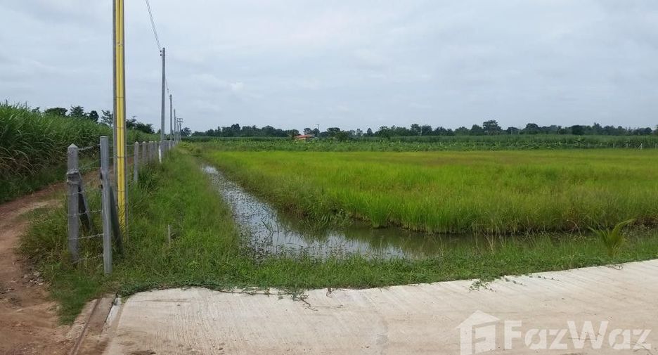 For sale 5 bedrooms house in Bang Rakam, Phitsanulok