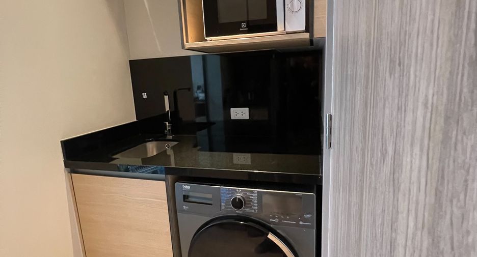 For sale studio condo in Khlong Toei, Bangkok