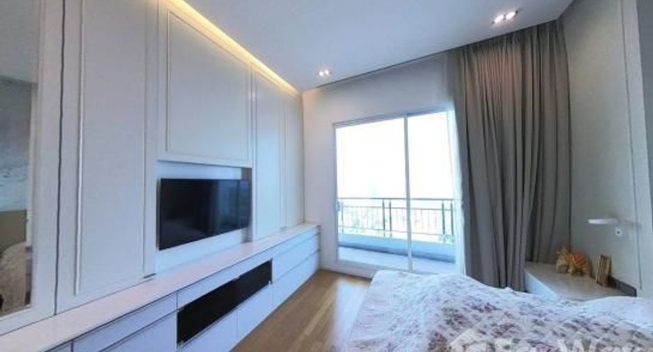 For sale 3 bedrooms condo in Yan Nawa, Bangkok