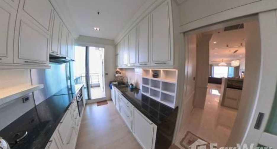 For sale 3 bedrooms condo in Yan Nawa, Bangkok