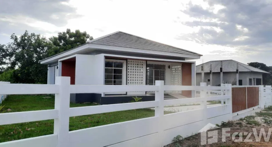 For sale 4 ベッドルーム house in Phatthana Nikhom, Lopburi