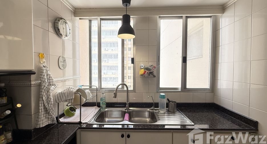 For sale 3 bedrooms condo in Watthana, Bangkok