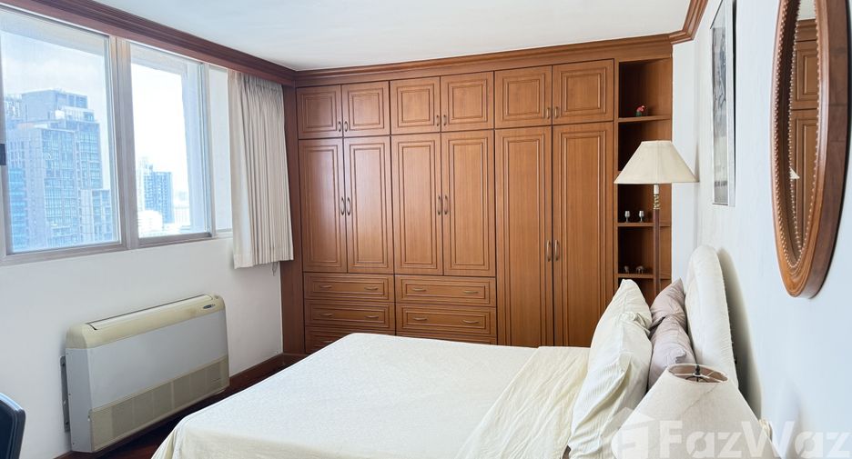 For sale 3 bedrooms condo in Watthana, Bangkok