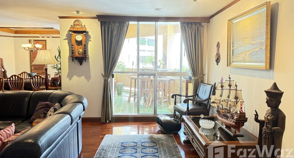 For sale 3 bedrooms condo in Watthana, Bangkok