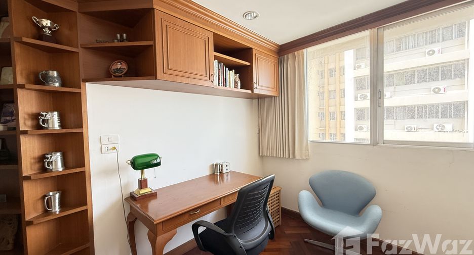 For sale 3 bedrooms condo in Watthana, Bangkok