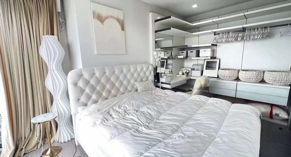 For sale 2 bedrooms condo in Huai Khwang, Bangkok