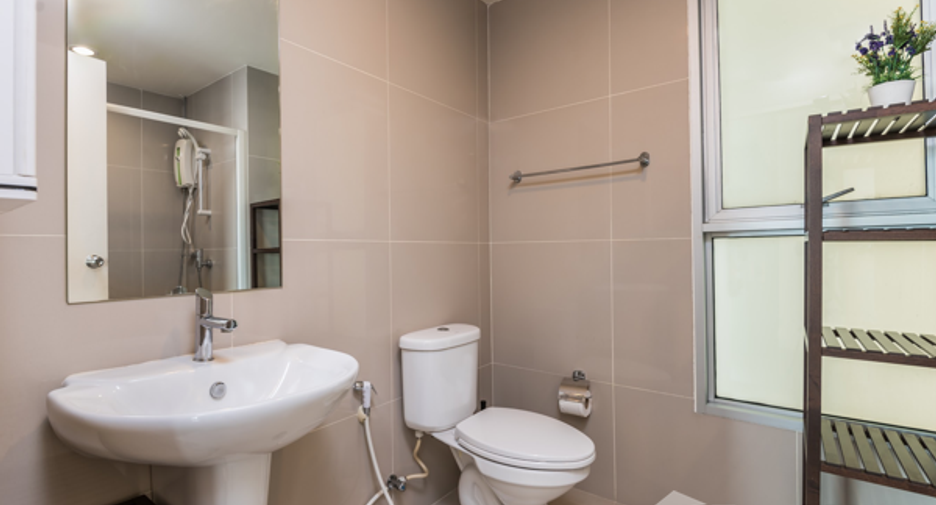 For sale studio condo in Bang Na, Bangkok
