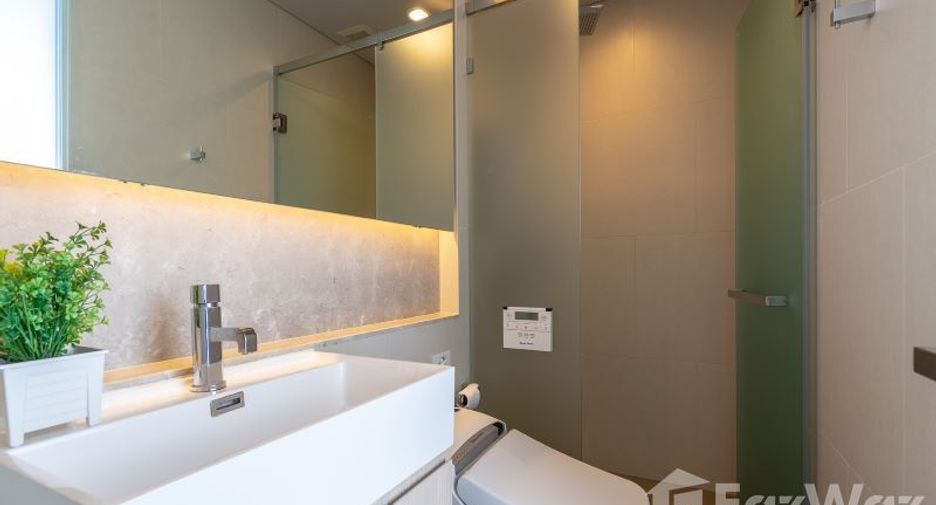For sale 2 bedrooms condo in Khlong Toei, Bangkok