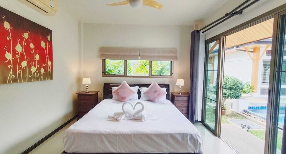 For rent 3 bedrooms villa in Mueang Phuket, Phuket