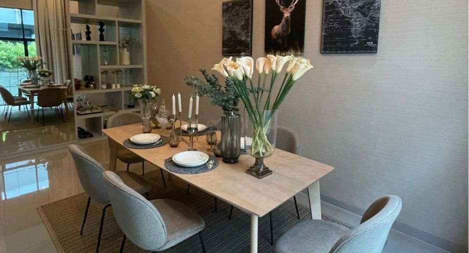 For sale 3 bedrooms townhouse in Suan Luang, Bangkok