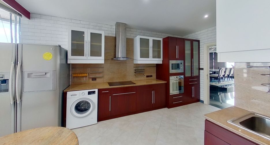 For sale 3 bedrooms condo in Yan Nawa, Bangkok