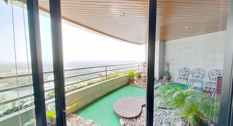 For sale 3 bedrooms condo in Yan Nawa, Bangkok