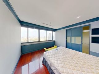 For sale 3 bedrooms condo in Yan Nawa, Bangkok