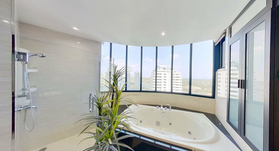 For sale 3 bedrooms condo in Yan Nawa, Bangkok