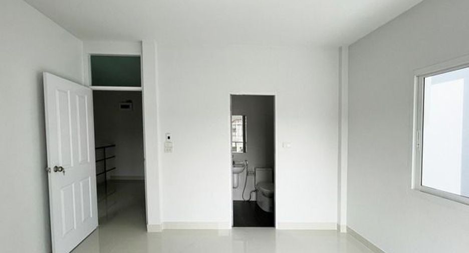 For sale 4 bedrooms house in Bang Khen, Bangkok