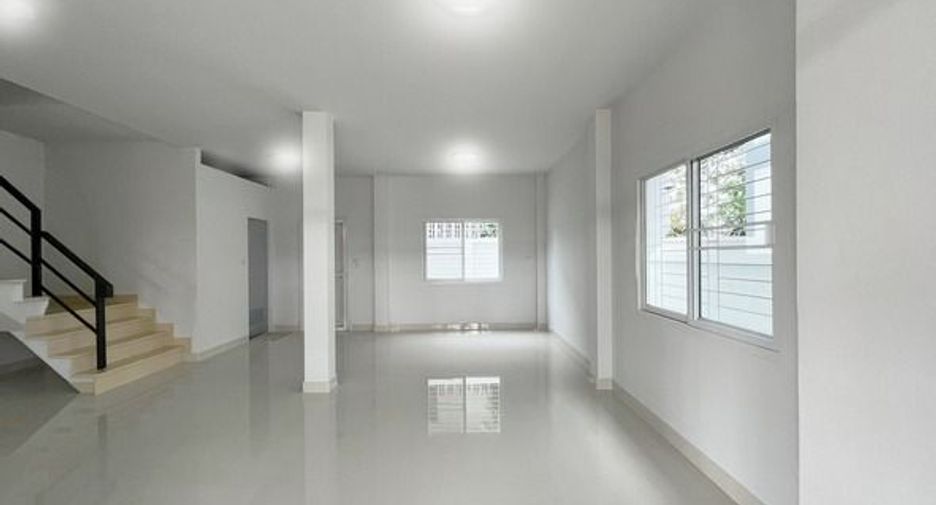 For sale 4 bedrooms house in Bang Khen, Bangkok