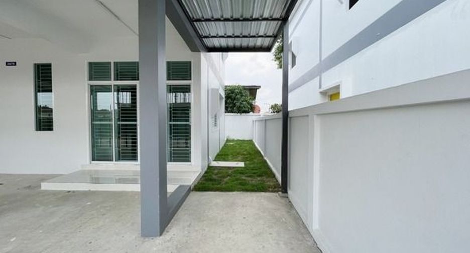 For sale 4 bedrooms house in Bang Khen, Bangkok