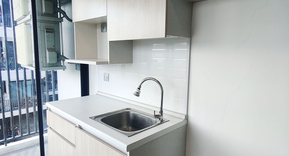 For sale 1 bed condo in Wang Thonglang, Bangkok