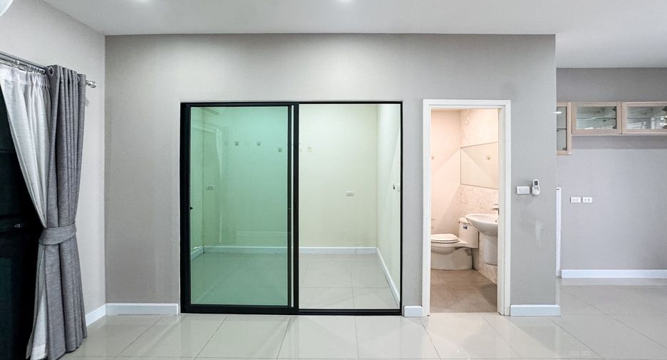 For sale 4 bedrooms house in Bang Khen, Bangkok