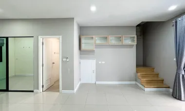 For sale 4 bedrooms house in Bang Khen, Bangkok