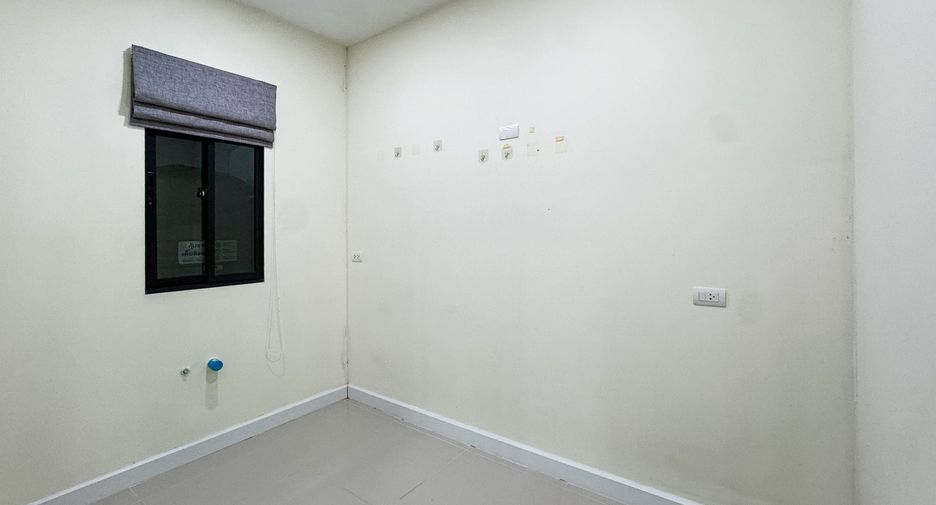 For sale 4 bedrooms house in Bang Khen, Bangkok