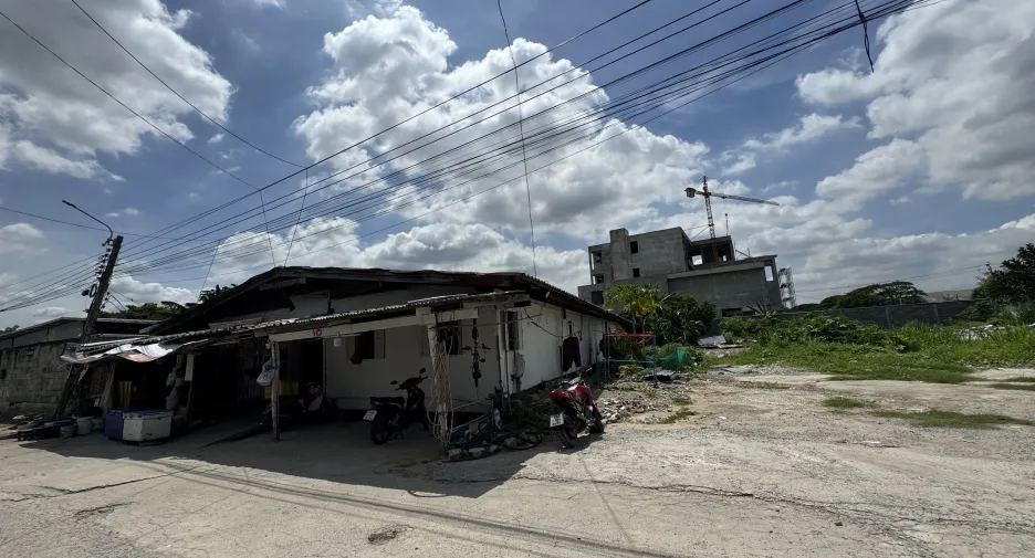 For sale land in Saphan Sung, Bangkok