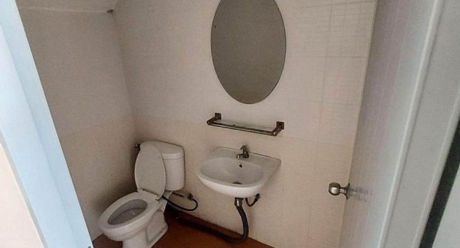 For sale 2 bedrooms townhouse in Mueang Phitsanulok, Phitsanulok