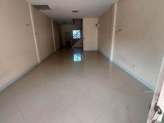 For sale 2 bedrooms townhouse in Mueang Phitsanulok, Phitsanulok