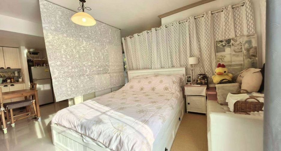 For sale 1 bed condo in Huai Khwang, Bangkok