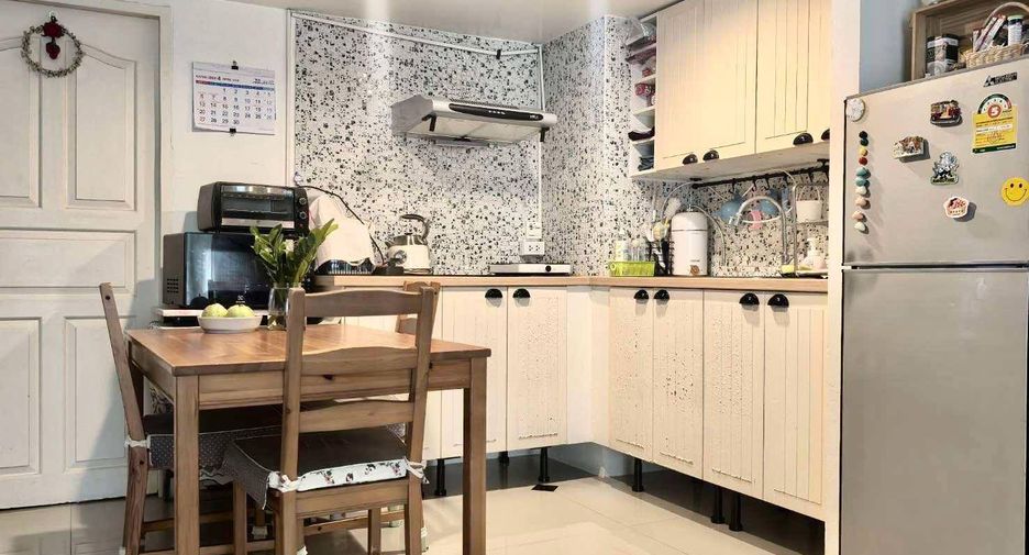 For sale 1 bed condo in Huai Khwang, Bangkok