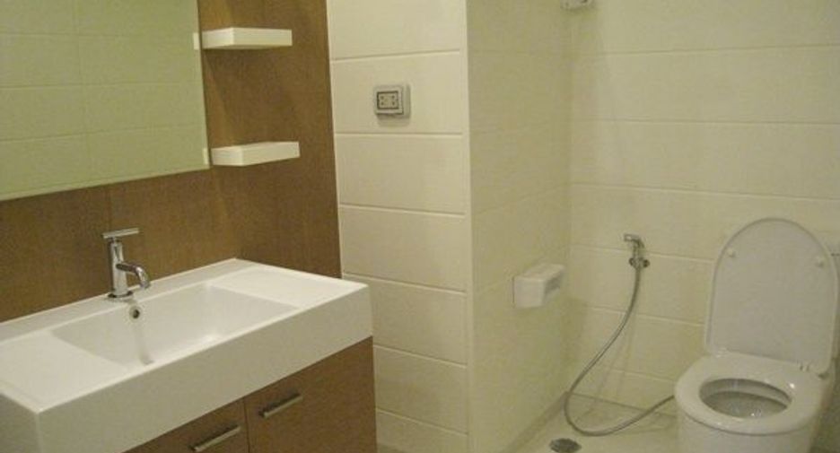For sale 2 bedrooms condo in Khlong San, Bangkok