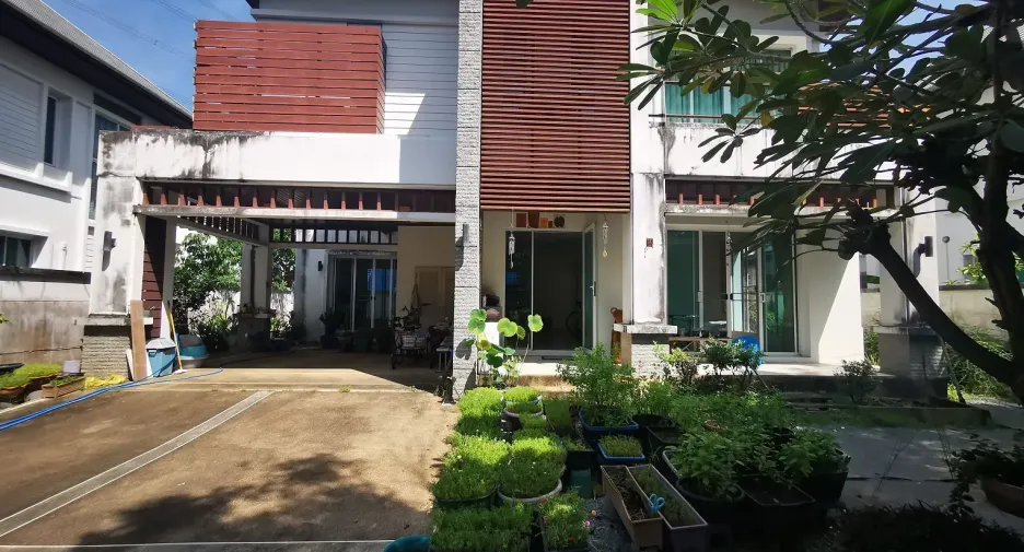 Casa en venta de 3 habitaciones en Prawet, Bangkok