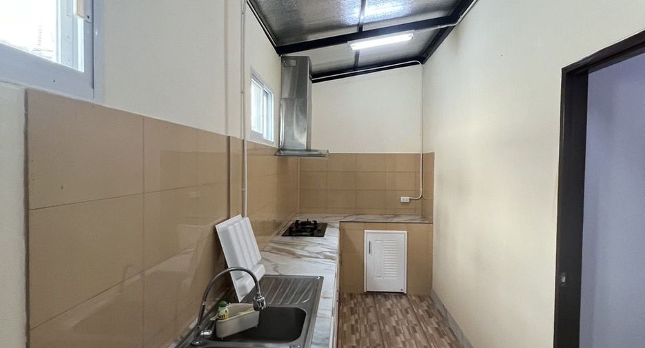 For sale 4 bedrooms townhouse in Khlong Sam Wa, Bangkok