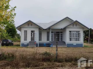 Casa en venta de 3 habitaciones en Mueang Surin, Surin
