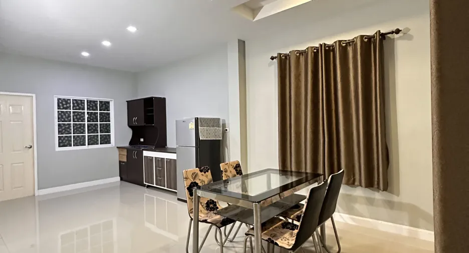 Haus zum Kauf und zur Miete mit 3 Zimmer in Si Maha Phot, Prachin Buri