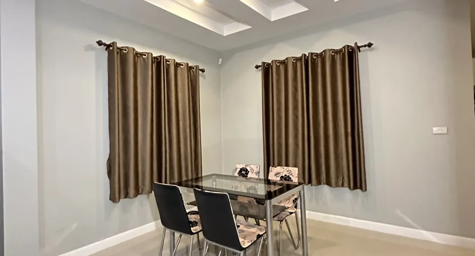 Haus zum Kauf und zur Miete mit 3 Zimmer in Si Maha Phot, Prachin Buri