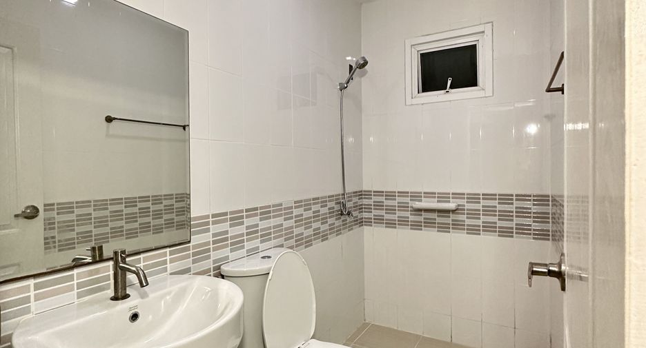 Casa en venta y en alquiler de 3 habitaciones en Si Maha Phot, Prachin Buri