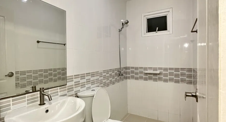 Haus zum Kauf und zur Miete mit 3 Zimmer in Si Maha Phot, Prachin Buri