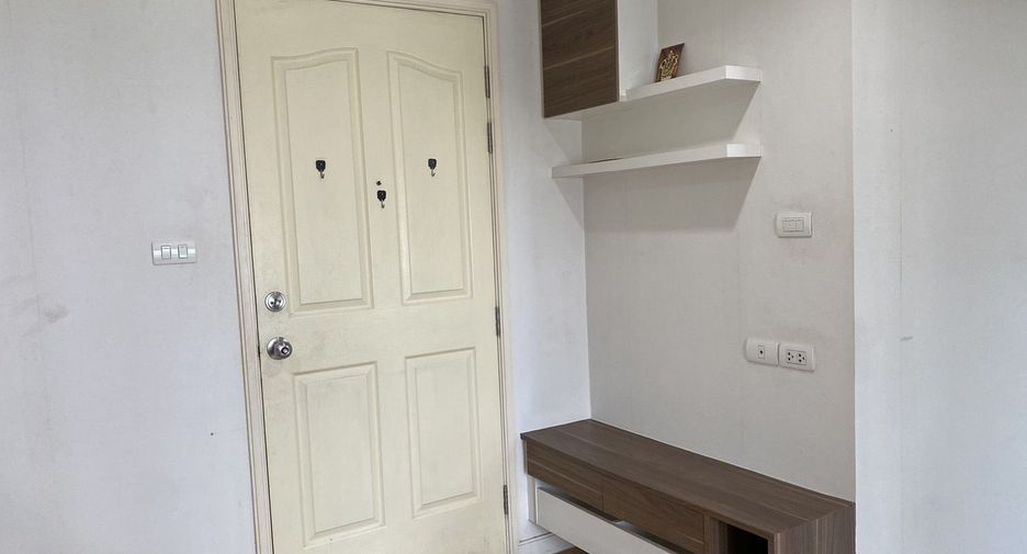For sale 1 bed condo in Wang Thonglang, Bangkok