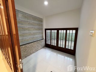 For rent 3 bedrooms house in Ban Bueng, Chonburi