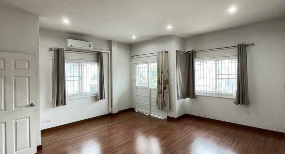 For rent 3 bedrooms house in Bang Kruai, Nonthaburi